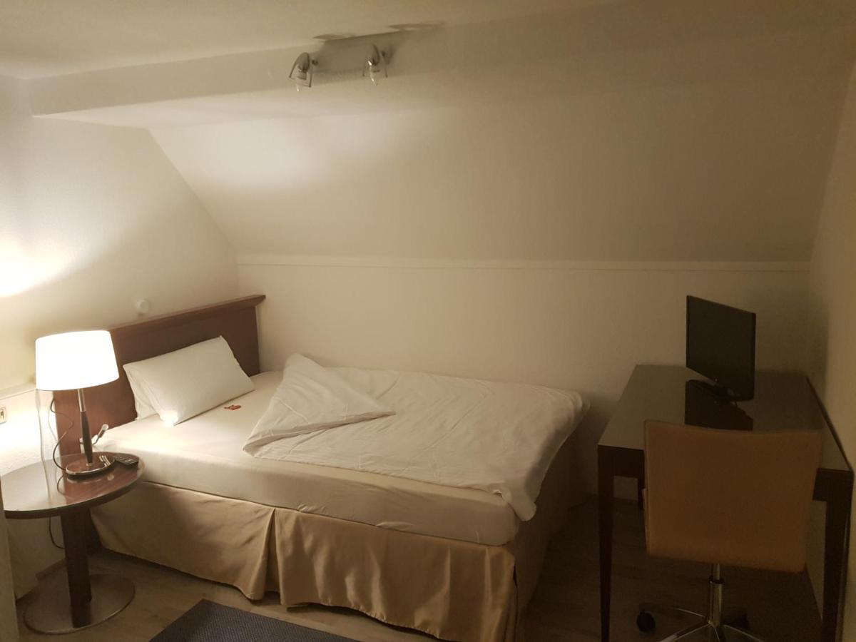 Hotel Pension Bluechersruh Бад-Бернекк-ім-Фіхтельґебірґе Номер фото