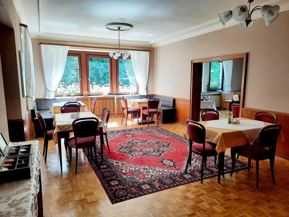 Hotel Pension Bluechersruh Бад-Бернекк-ім-Фіхтельґебірґе Екстер'єр фото