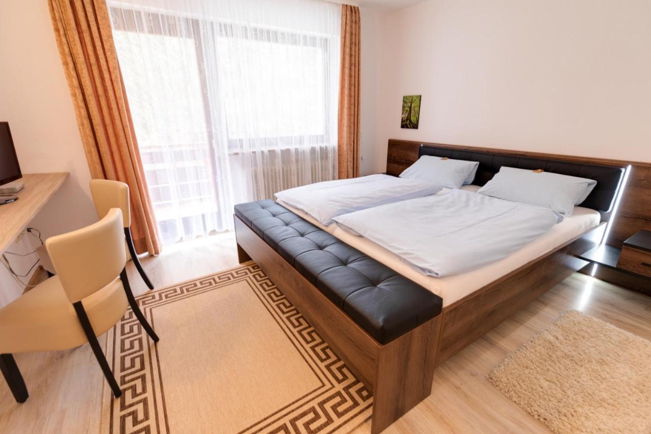 Hotel Pension Bluechersruh Бад-Бернекк-ім-Фіхтельґебірґе Екстер'єр фото