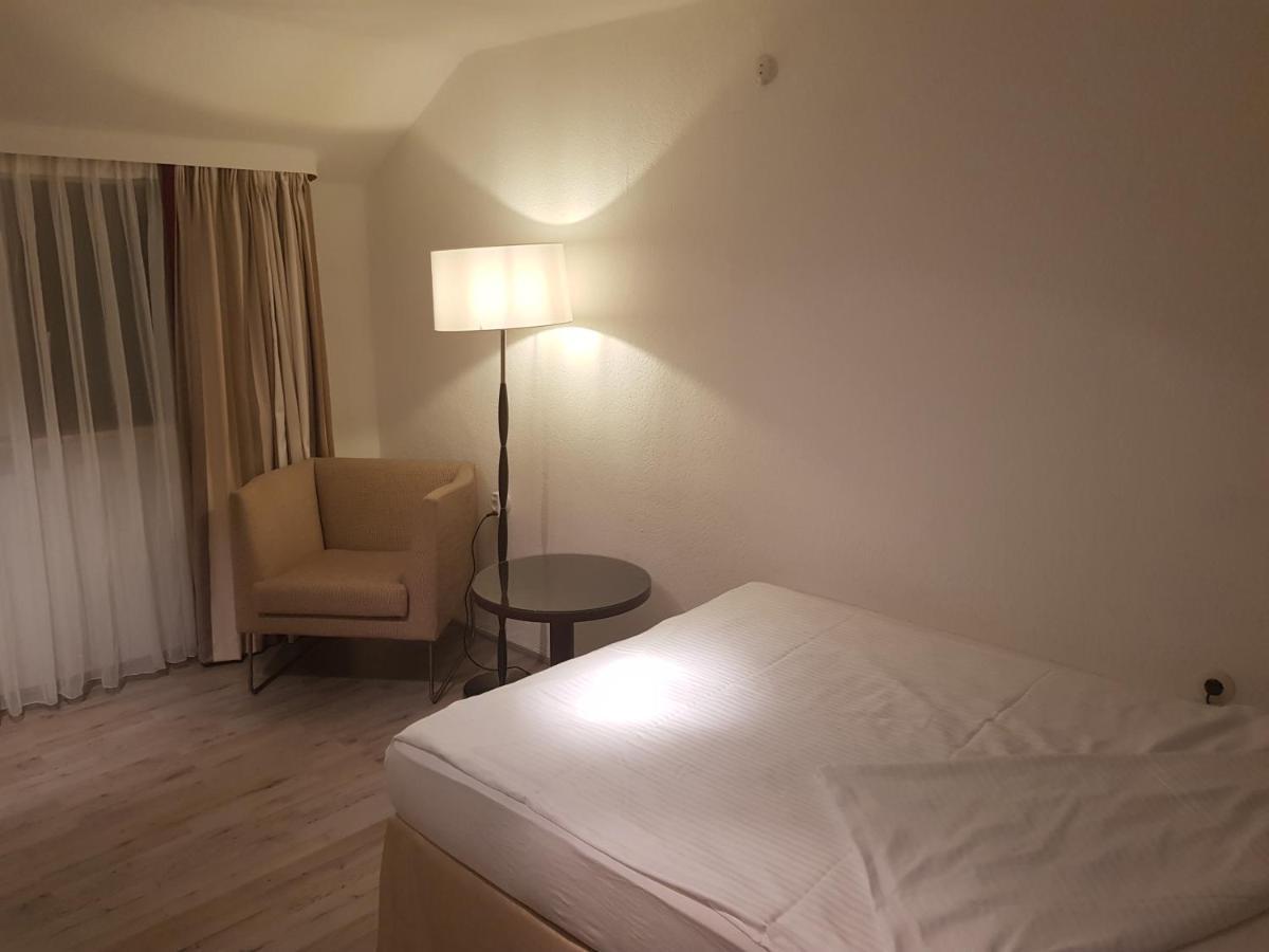 Hotel Pension Bluechersruh Бад-Бернекк-ім-Фіхтельґебірґе Екстер'єр фото