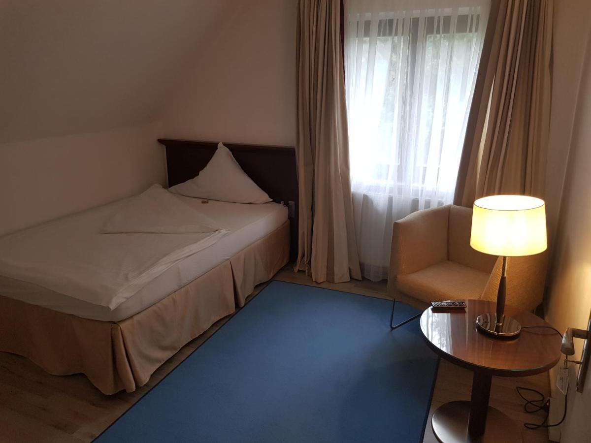 Hotel Pension Bluechersruh Бад-Бернекк-ім-Фіхтельґебірґе Екстер'єр фото
